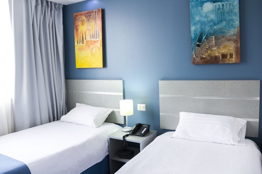 Hotel Gavina Express 3*